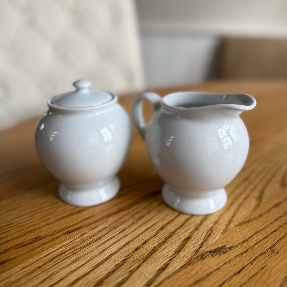 POTTERY BARN Great White Collection Cream Creamer and Sugar Bowl Set